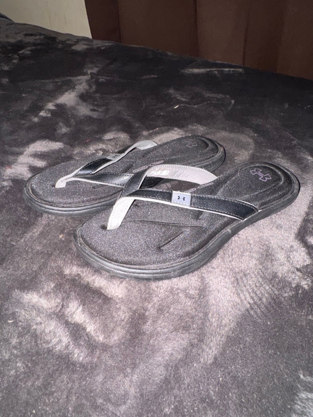 Under Armour 4D Foam Flip Flop Sandals Size 7 Black Gray